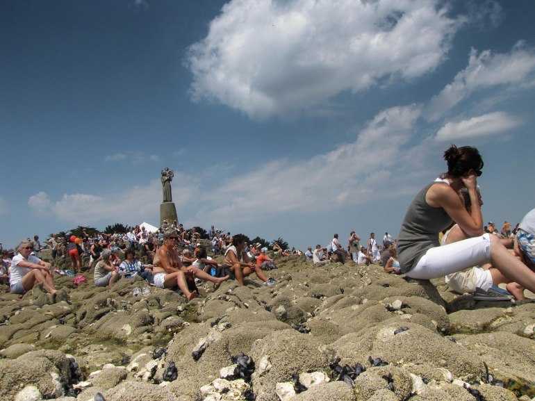 la foule à la Vierge 2, 2 juin 11 (1 sur 1).jpg