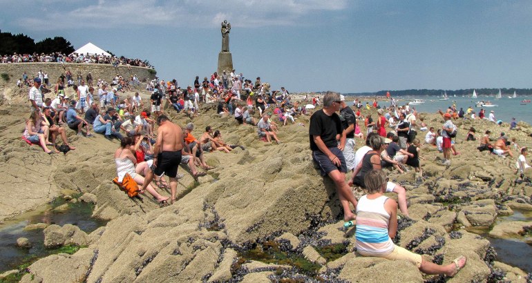 la foule à la Vierge, 2 juin 11 (1 sur 1).jpg