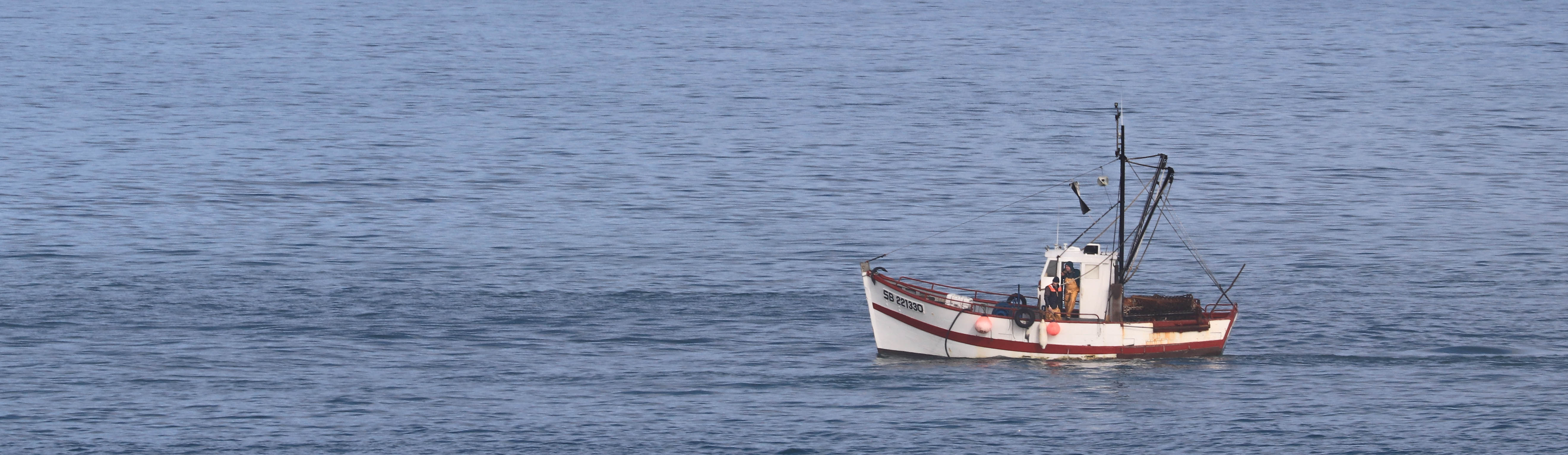 Bateau en pêche, sables d'or, 6 févr 19, 12h40.jpg