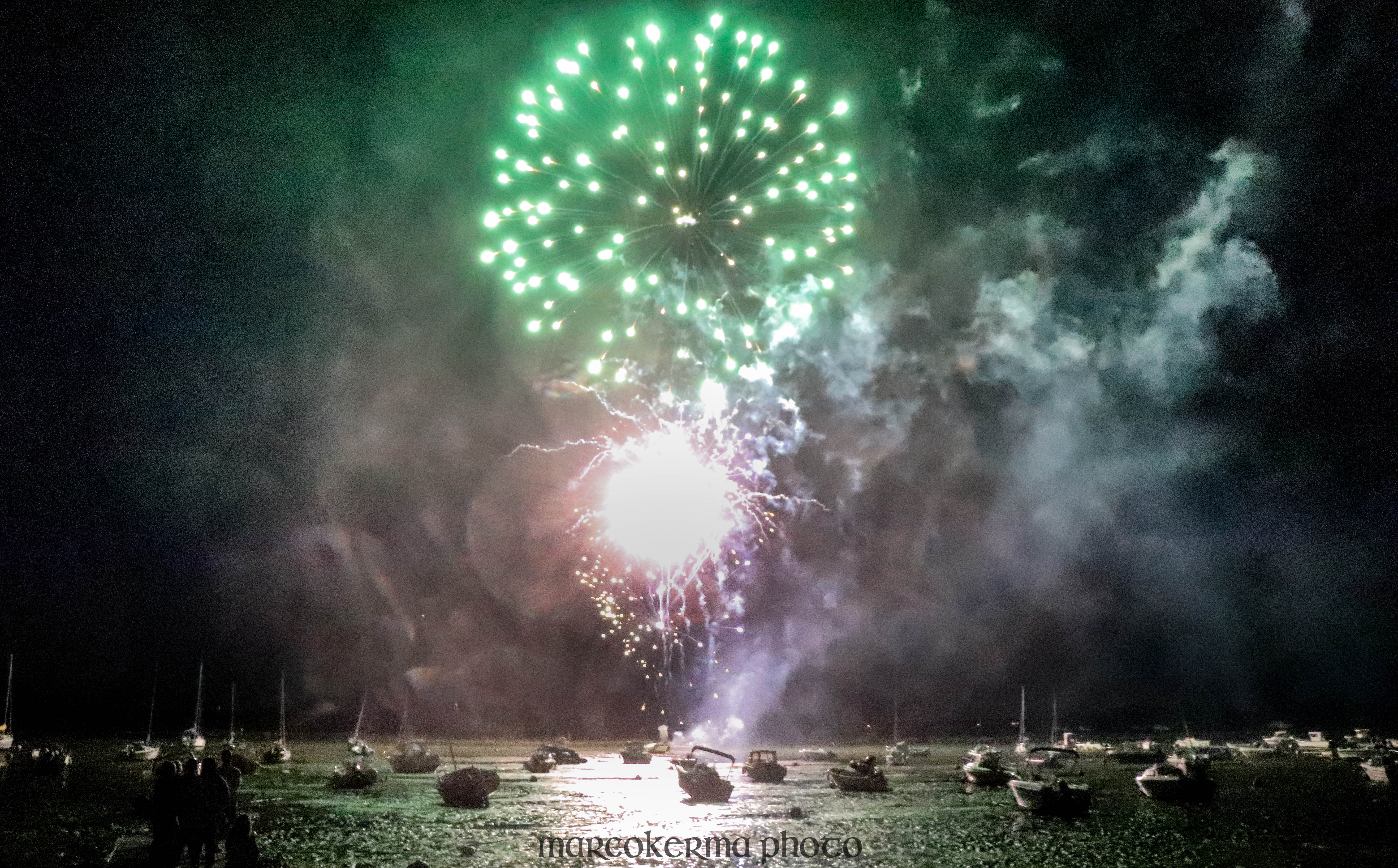 feu d'artifice Locmariaquer, 14 juil.19, 23h28.jpg
