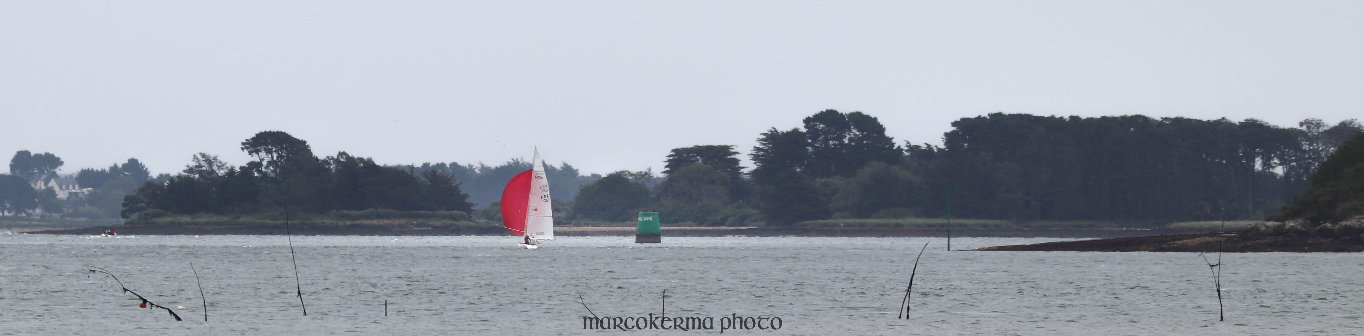 voilier devant Holavre, Golfe du Morbihan, 9 juin 19, 15h58.jpg
