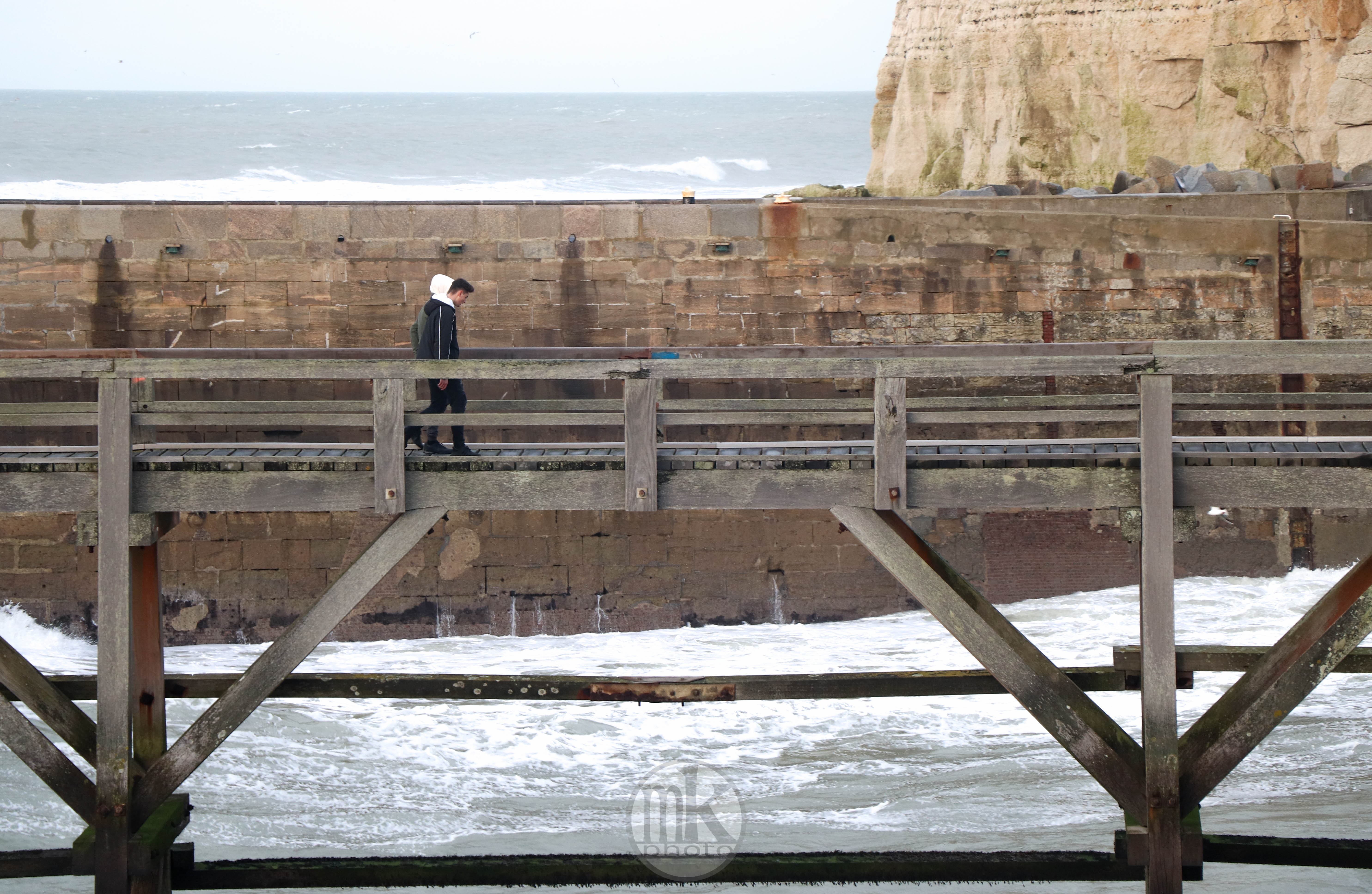 Fécamp, l'entrée du port, 22 déc 19, 17h11.jpg